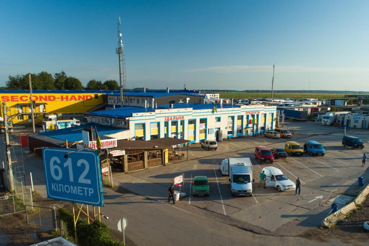 612Км Hotel Stryi Exterior photo